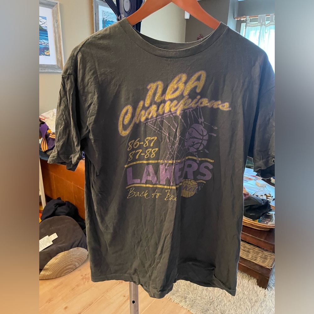 Lakers soft black shirt,  Hardwood Classics by Mighty Fine , Size XL